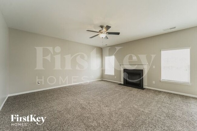 Building Photo - 5334 Hackberry Ln SW