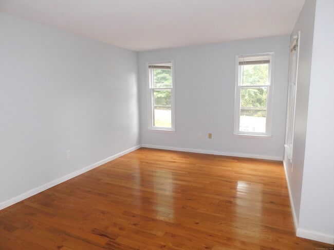 Foto del edificio - 547 Hilliard St