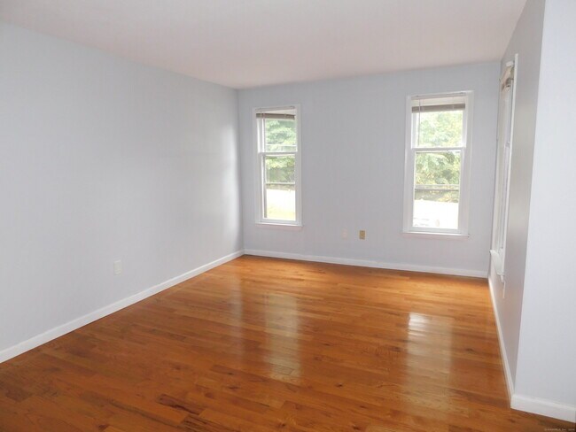 Building Photo - 547 Hilliard St