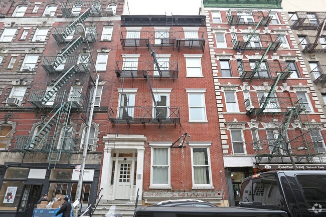 Foto del edificio - 228 Thompson St