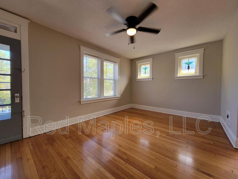 Primary Photo - 5704 St Louis Ave