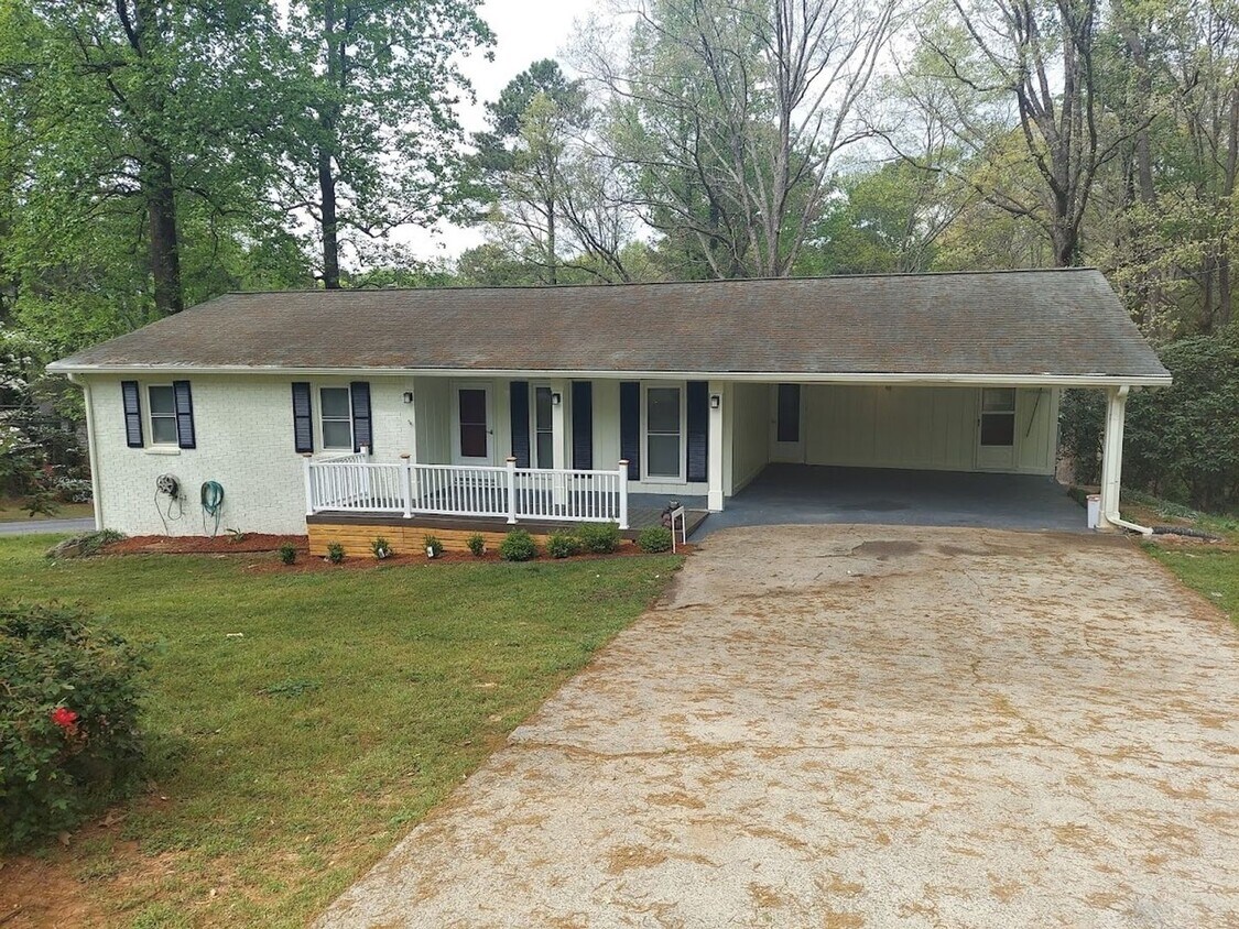 Foto principal - Utilities included @ Charming 3BR Duplex i...