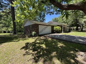 Building Photo - 5 Apache Dr