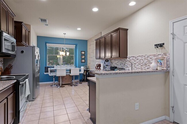 Foto del edificio - 516 E Slaughter Ln