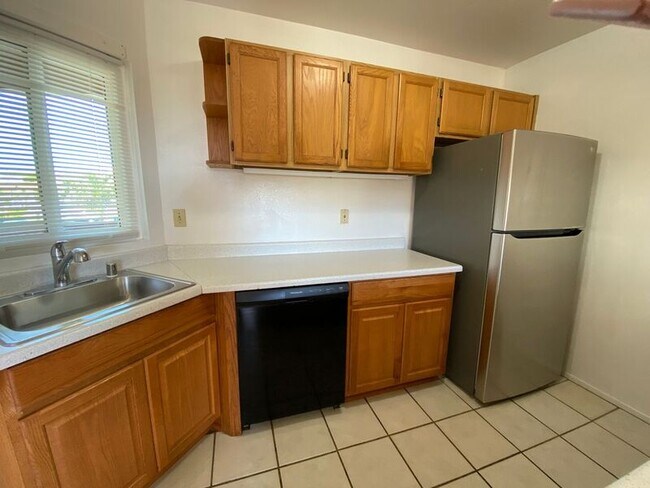 Foto del edificio - 98-943-943 Moanalua Rd