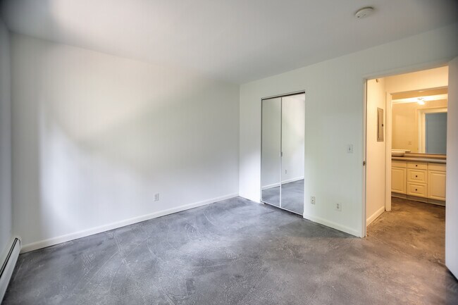 Building Photo - 1525 Cherboneau Plz