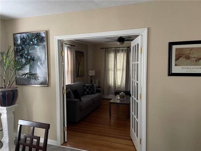 Foto del edificio - 632-634 Cottage St.