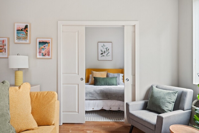 Building Photo - 1607 NW Davis St