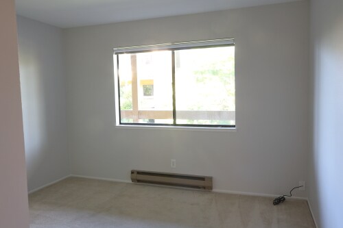 Foto del edificio - 1051 Beach Park Blvd