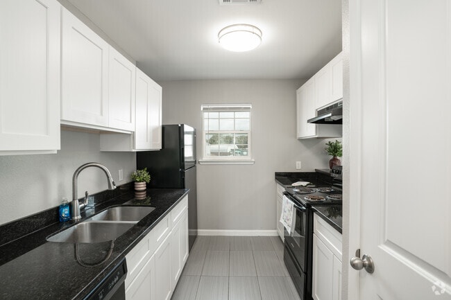 Interior Photo - St. Laurent Apartments