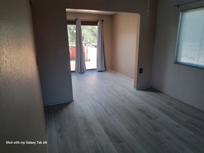 Foto del edificio - Unfurnished end unit townhome  55 and older community
