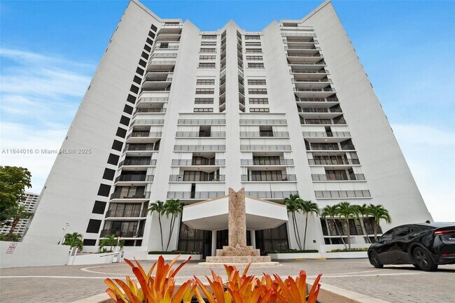 Building Photo - 300 Three Islands Blvd