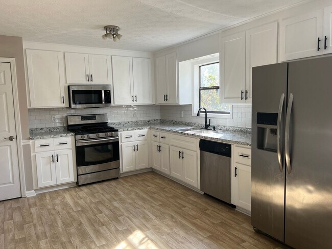 Building Photo - 1601 Cumberland Trce