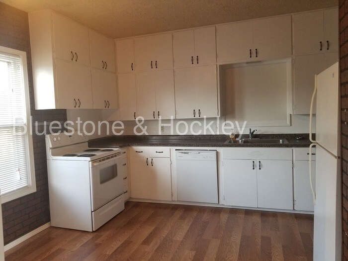 Primary Photo - 7117 N Knowles Ave