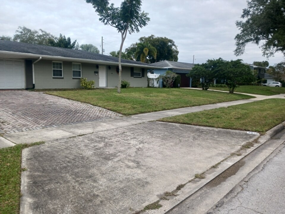 Front - 2815 Lake Arnold Pl