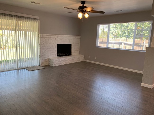 Building Photo - 344 E Citrus Dr