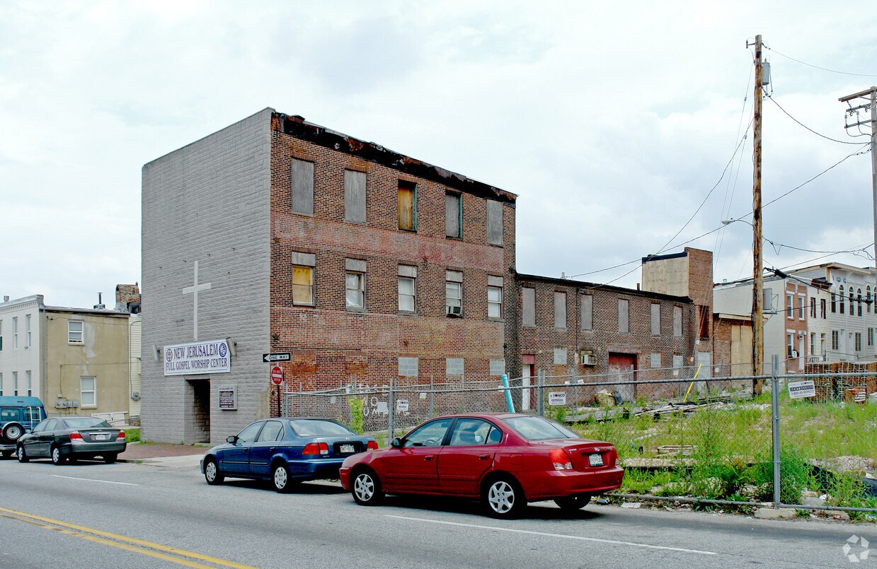 Primary Photo - 2117 E Fayette St
