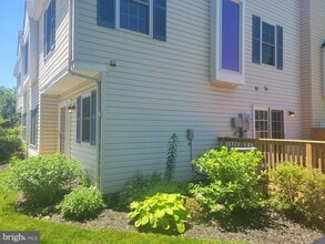 Building Photo - 6104 Hoskins Hollow Cir
