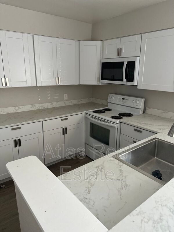 Foto principal - 6350 Monaco St