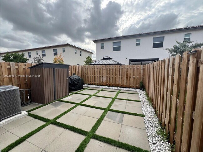 Foto del edificio - 12142 NW 24th Ct