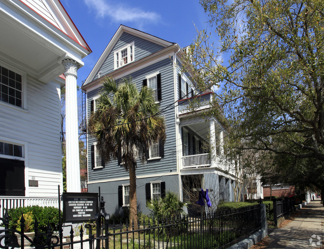 Foto del edificio - 220 Calhoun St