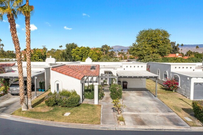 Foto del edificio - 78990 Bayside Ct