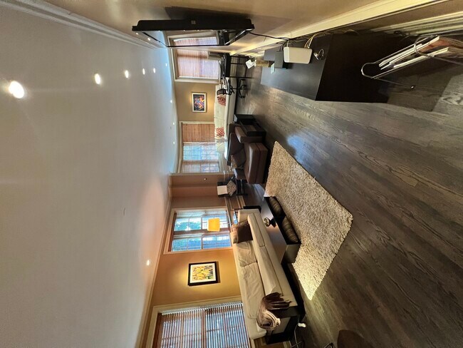 Foto del edificio - 3750 N Lake Shore Dr