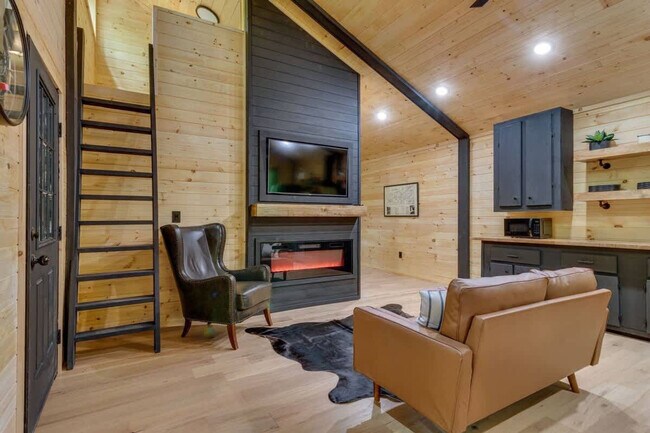 Building Photo - 4945 Ledford Rd