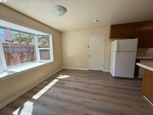 Foto del edificio - 1420 Primrose Way
