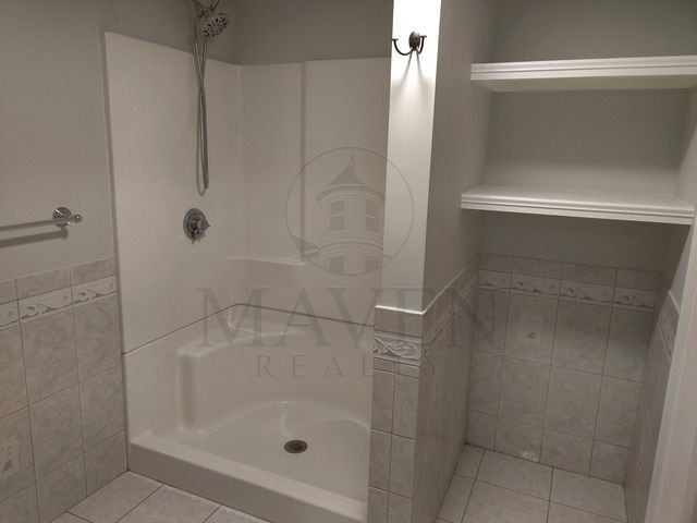 Building Photo - Union Square area, studio apartment featur...
