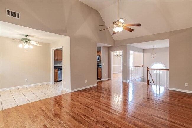 Building Photo - 705 Oxford Crest Ct NW