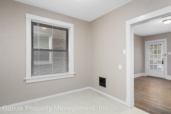 Building Photo - 5008-5010 Lindenwood Ave