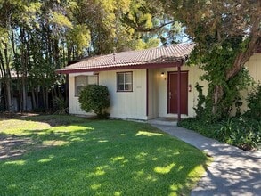 Building Photo - 8865 Amapoa Ave