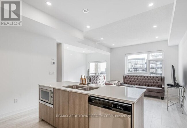 Photo du bâtiment - 1121 Cooke Blvd.