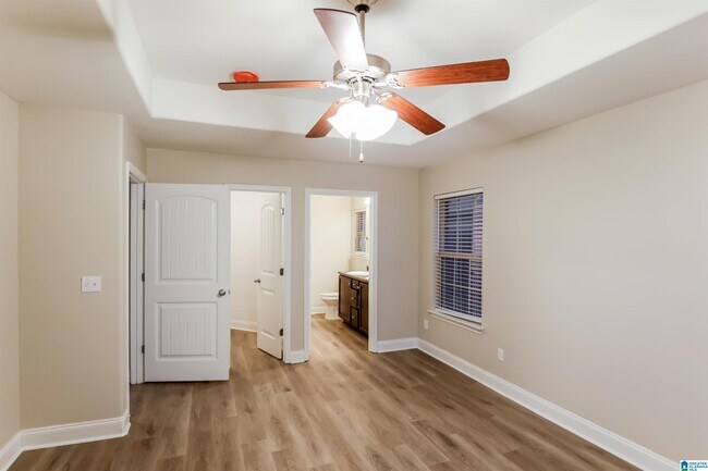 Foto del edificio - 296 Ivy Hills Cir