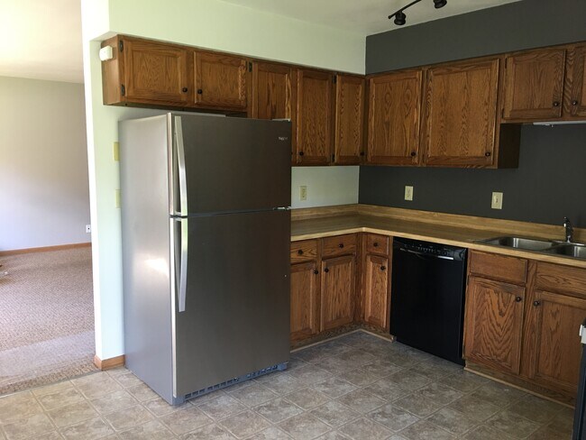 Building Photo - 402 Manchester Ln