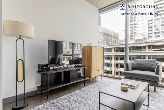 Building Photo - 60 E Randolph St