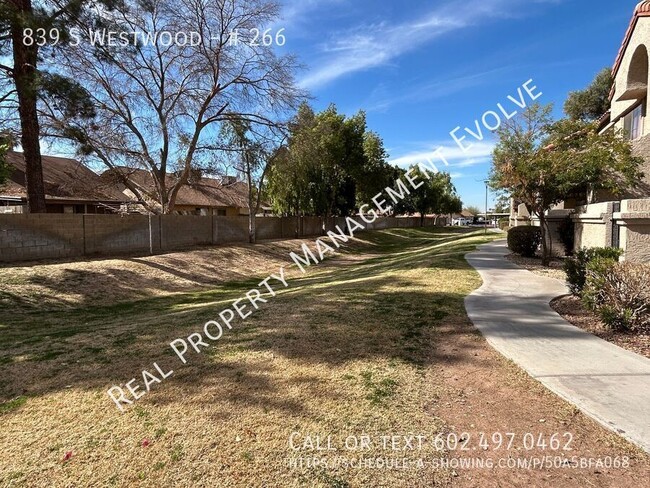 Building Photo - Lovely Mesa Condo