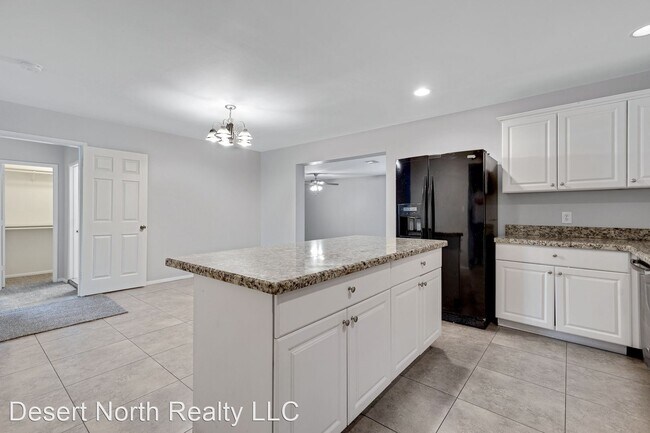 Foto del edificio - 5 br, 3 bath House - 1201 W 6th Street