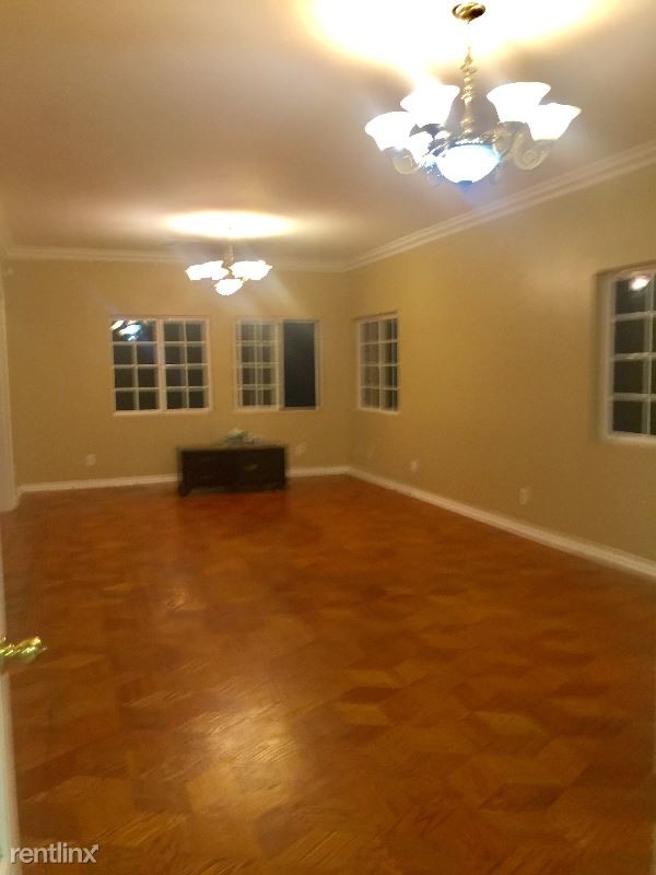 Building Photo - 3 br, 3 bath House - 1626 N Alexandria Ave
