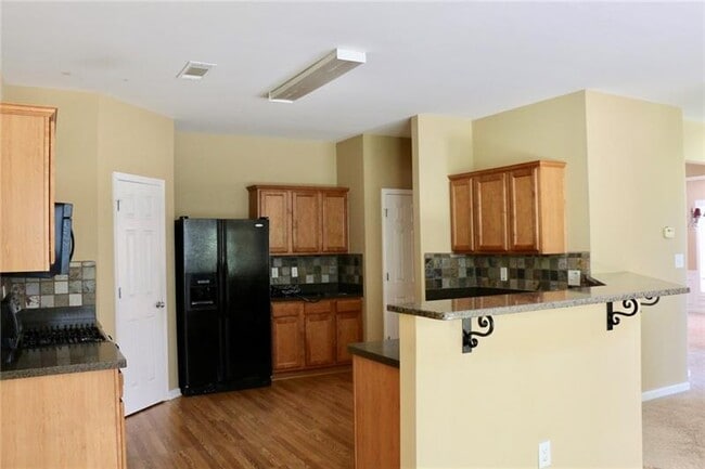 Foto del edificio - 2363 Jasmine Glen Dr