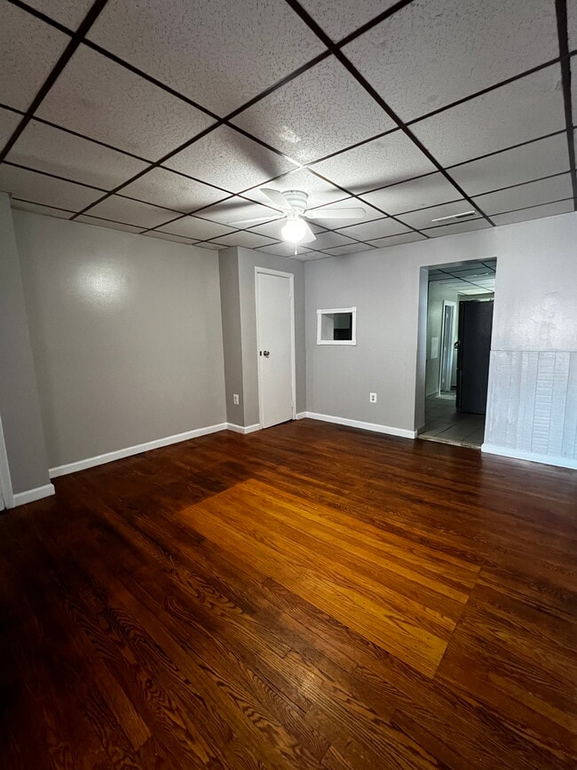 Building Photo - 626 4th St