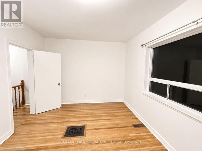 Building Photo - 396 Crawford St