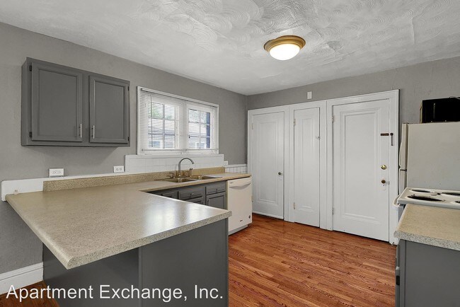 Building Photo - 2 br, 1 bath House - 7741 How Ave