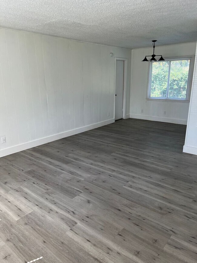 Foto del edificio - Spacious home - Great location!