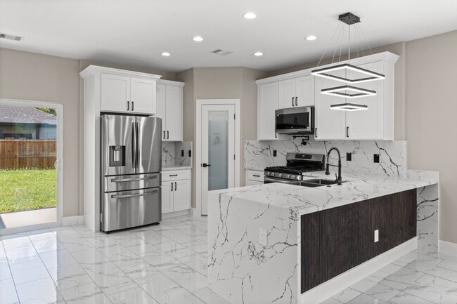 Foto del edificio - 7927 Colonial Ln