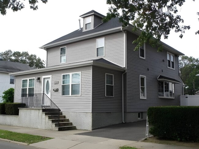 Building Photo - 55 S Fulton St