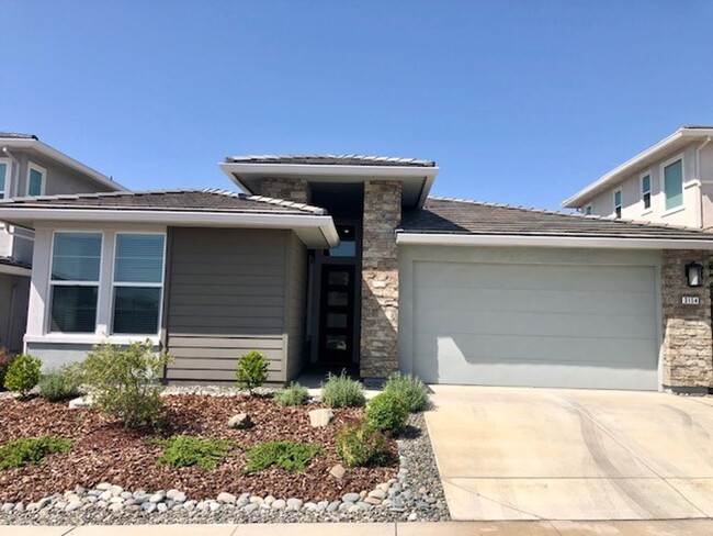 Building Photo - Beautiful 3-Bedroom Home in Russell Ranch ...