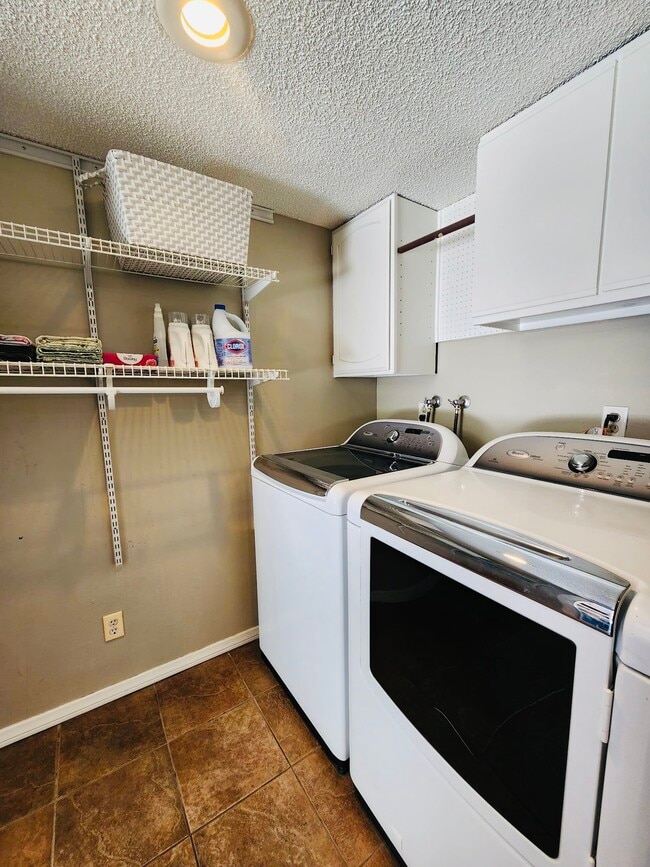 Building Photo - 104 Boysenberry Ln