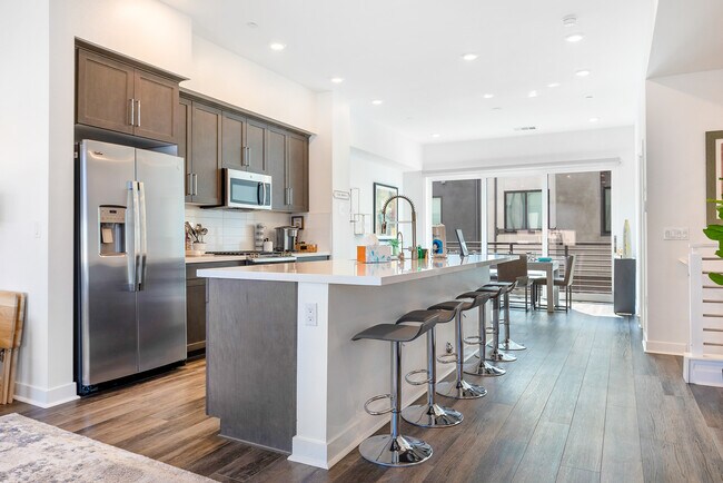 Foto del edificio - 279 W 8th St